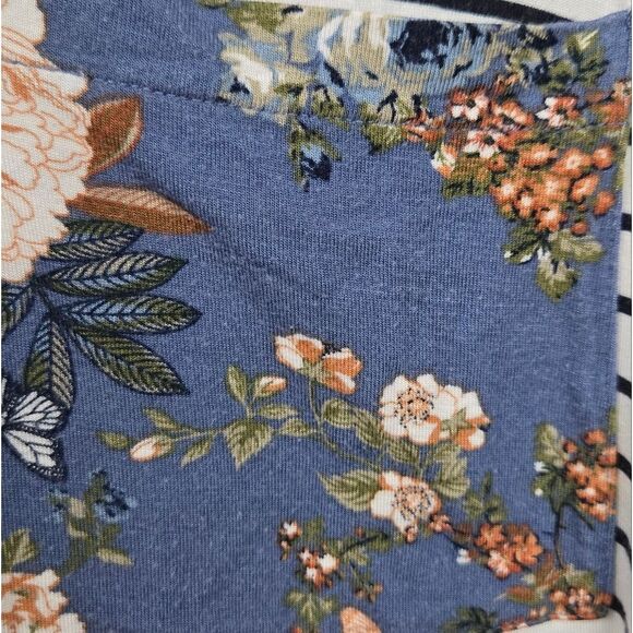 Cato 26/28 Plus Size White Striped Blue Floral Blouse Casual Knit Tee Summer Top - Picture 4 of 11